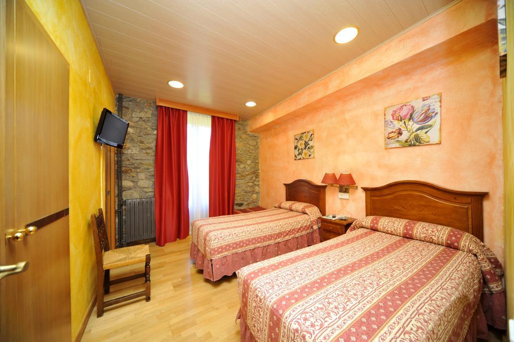 Hostal Vall D'Aneu By Arcas & Sambola Esterri D'Aneu Exterior photo